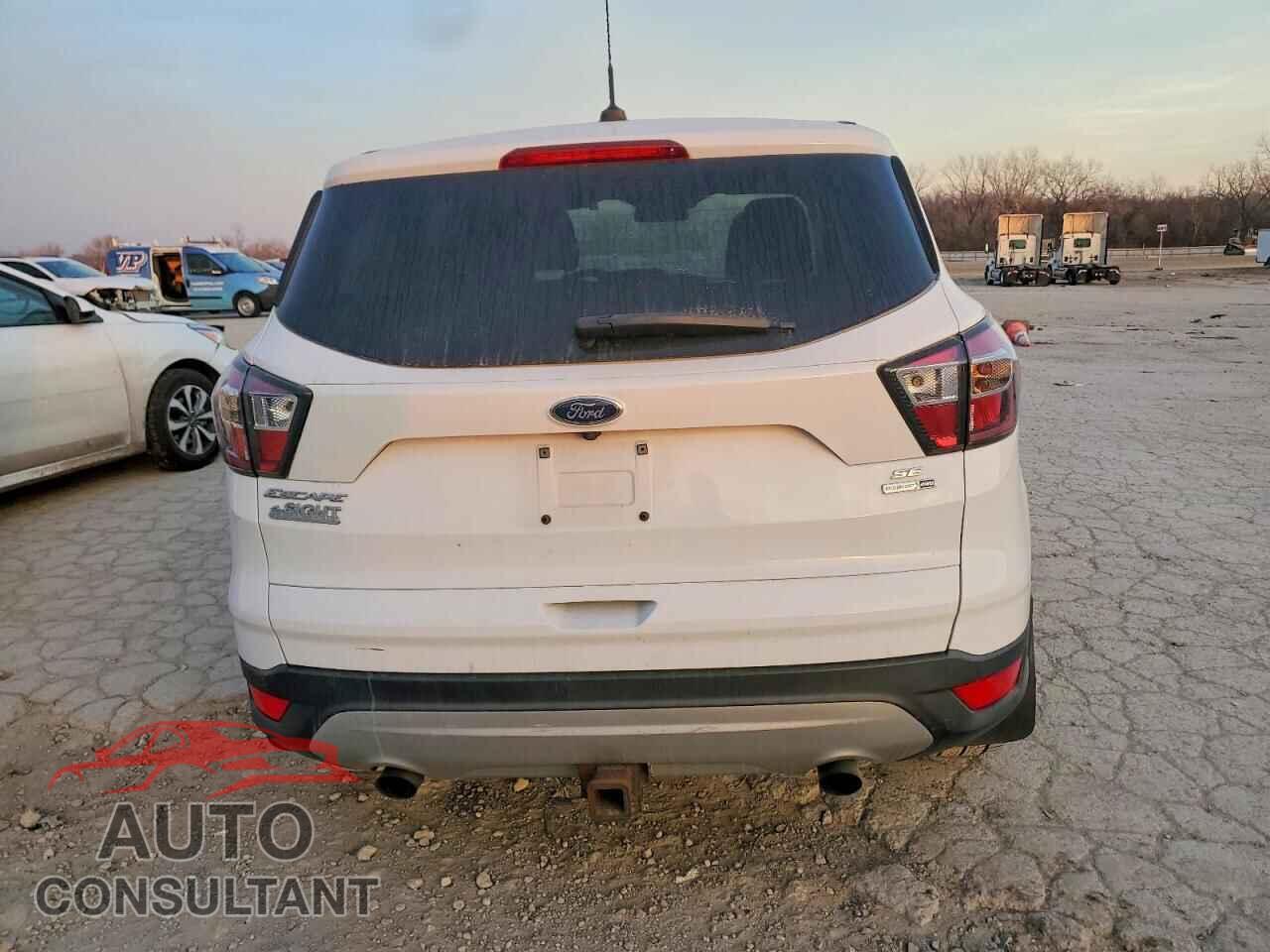 FORD ESCAPE 2017 - 1FMCU9G95HUB44296
