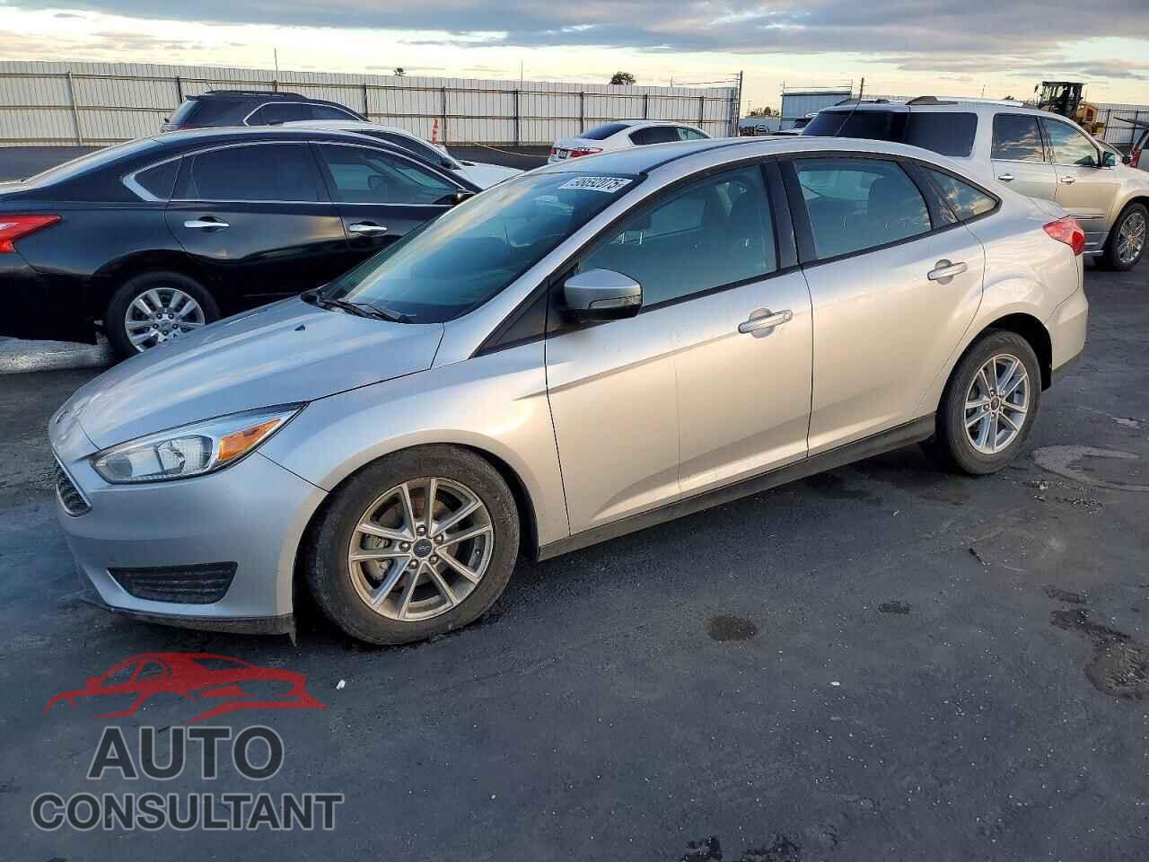 FORD FOCUS 2017 - 1FADP3F22HL223471