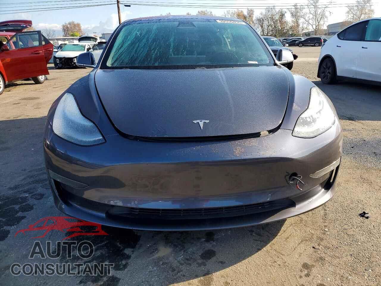 TESLA MODEL 3 2018 - 5YJ3E1EA5JF157967