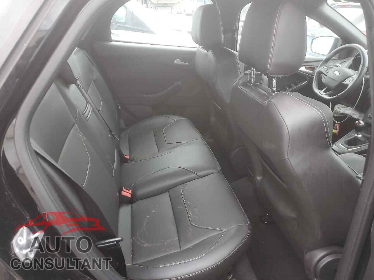 FORD FOCUS 2016 - 1FADP3L97GL301775