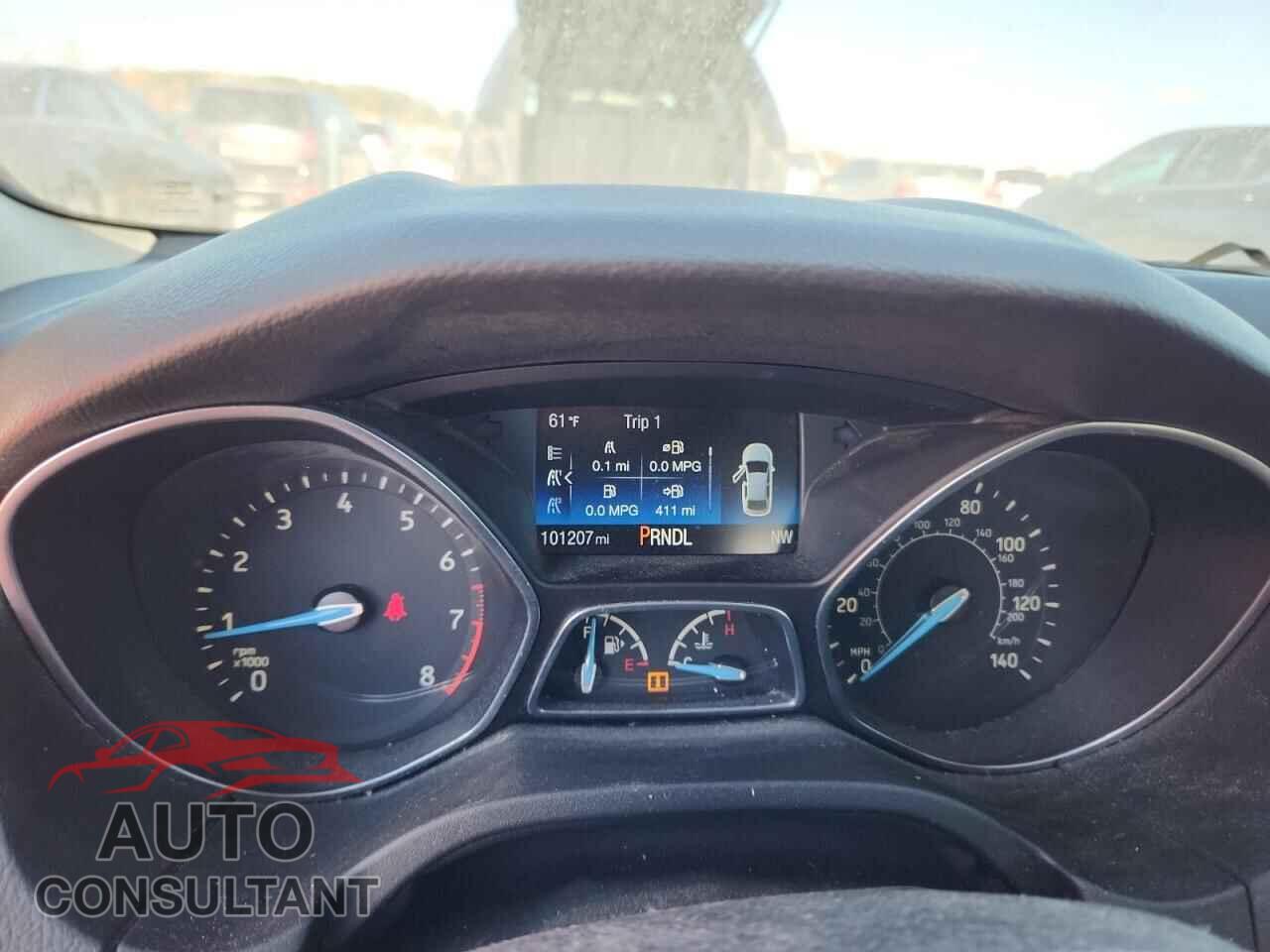 FORD FOCUS 2015 - 1FADP3F25FL351135