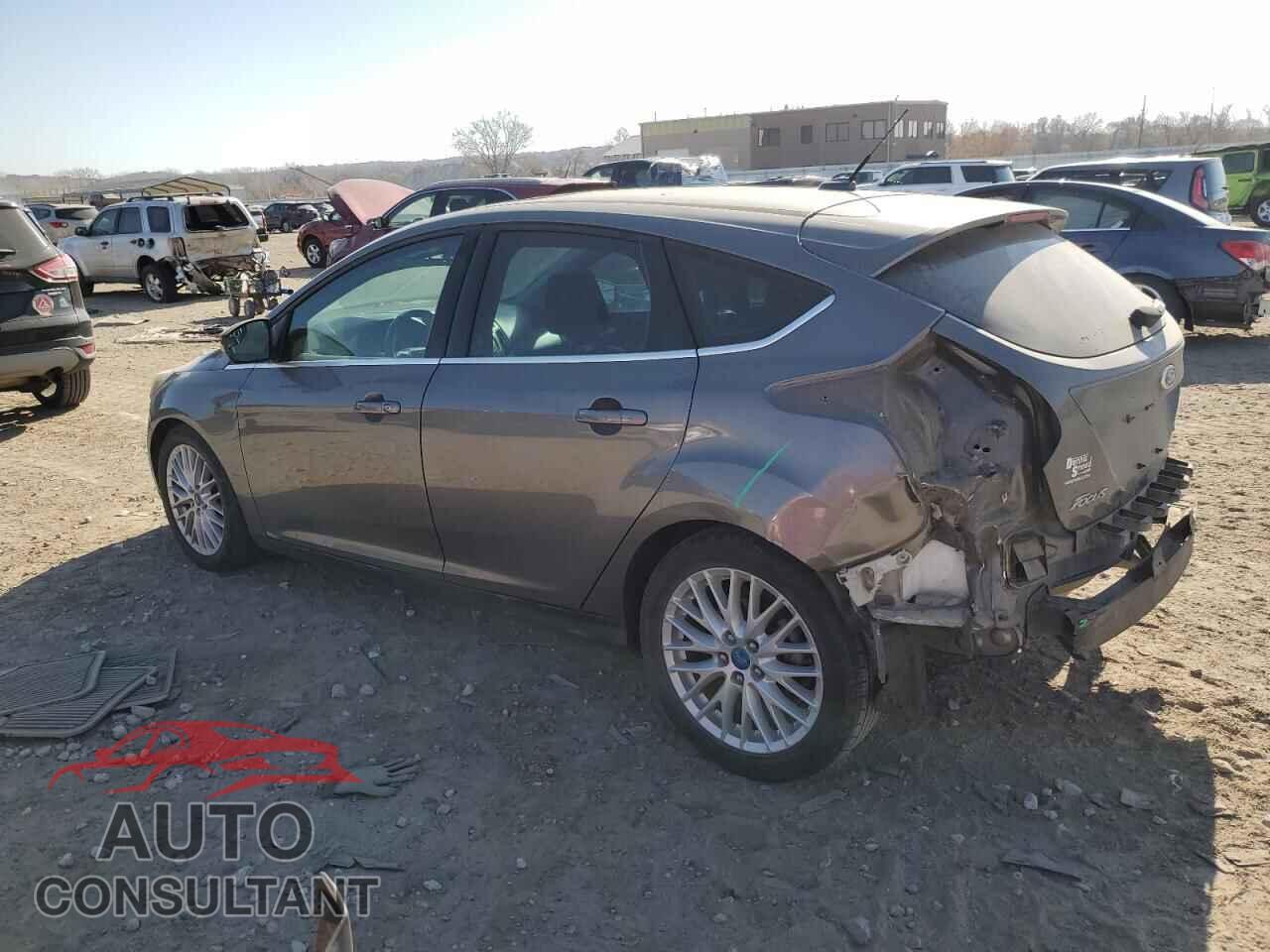 FORD FOCUS 2012 - 1FAHP3M25CL146737