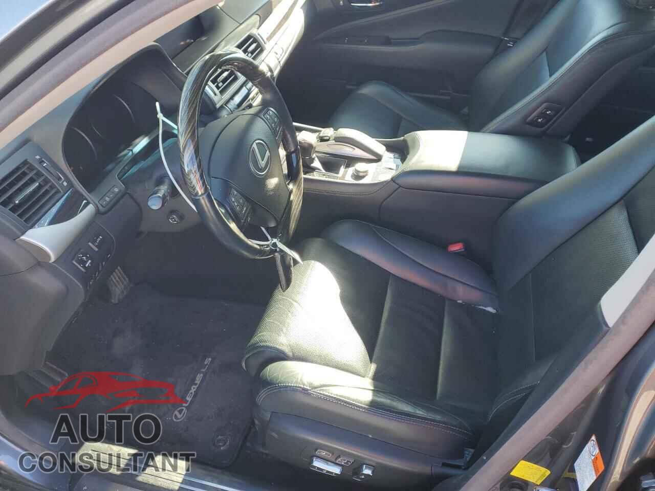 LEXUS LS460 2017 - JTHCL5EF1H5028370
