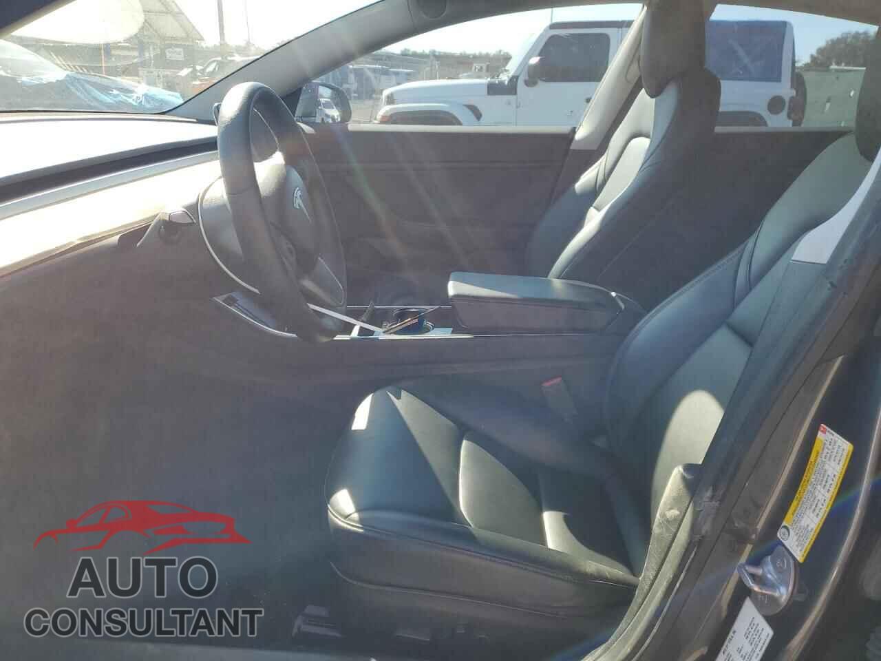 TESLA MODEL 3 2019 - 5YJ3E1EB6KF433745
