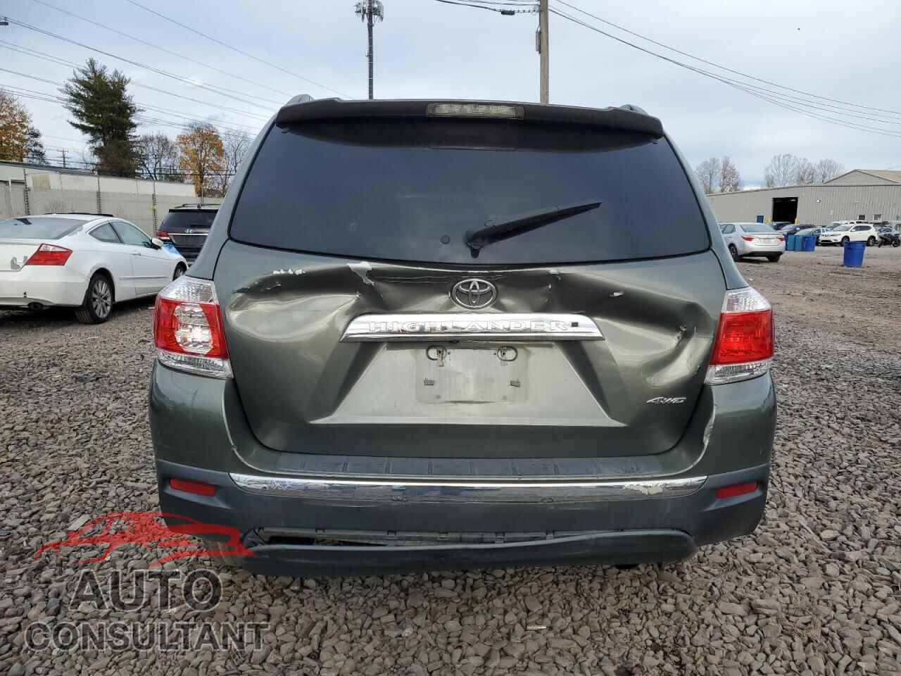 TOYOTA HIGHLANDER 2013 - 5TDBK3EH8DS178700