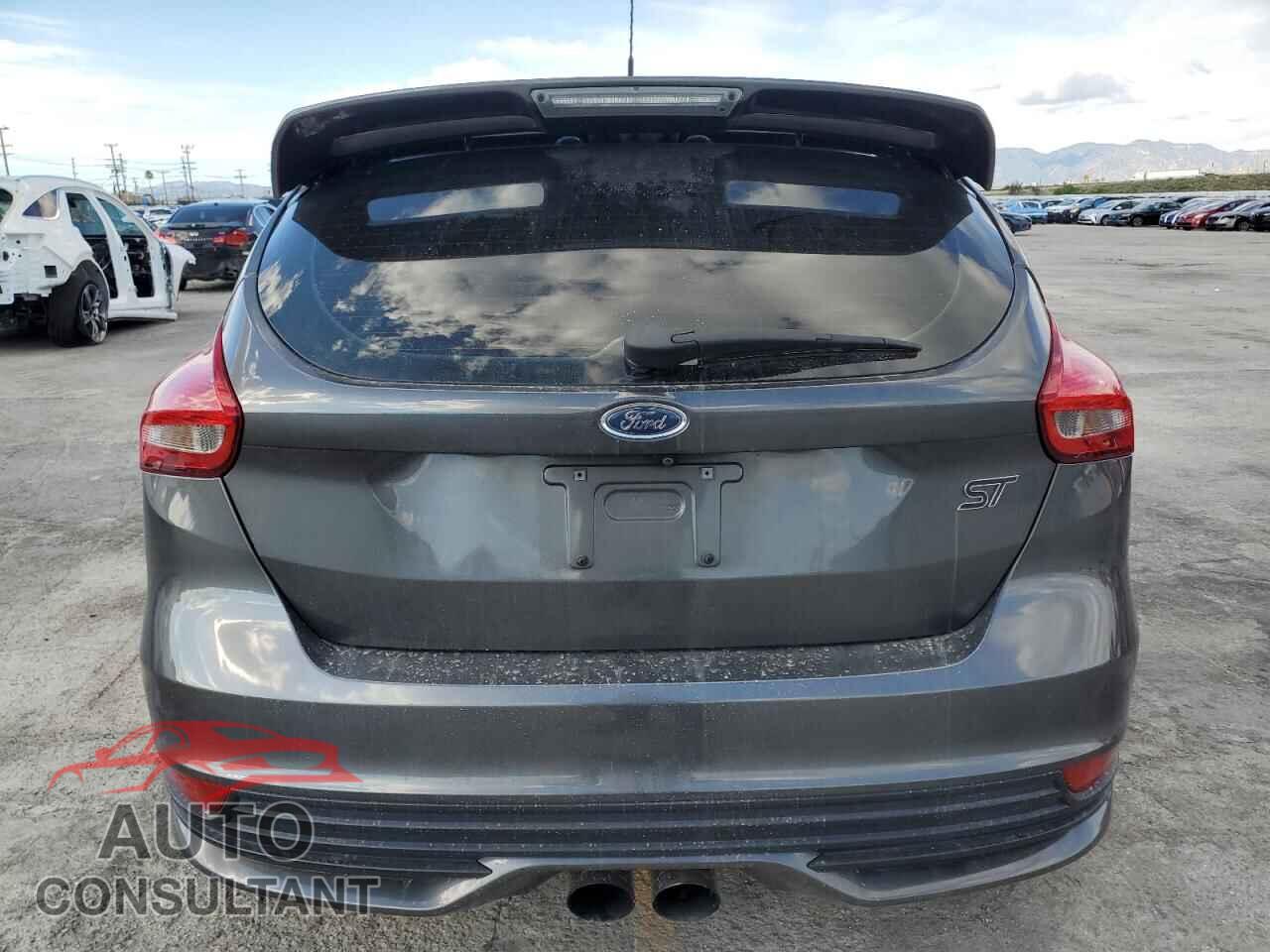 FORD FOCUS 2017 - 1FADP3L97HL285157