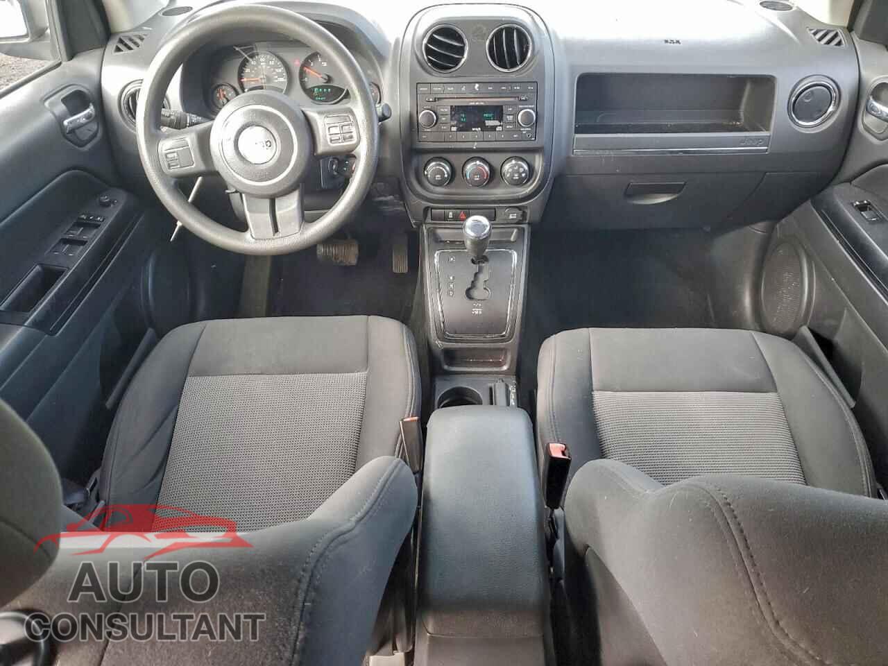 JEEP COMPASS 2011 - 1J4NF1FB5BD280023