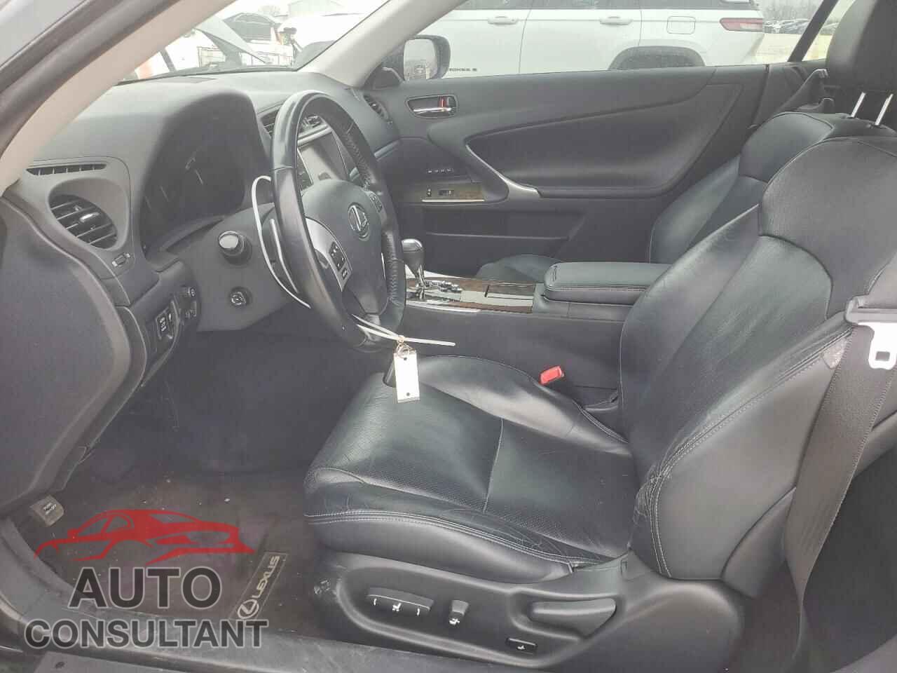 LEXUS IS 2014 - JTHFF2C23E2530345