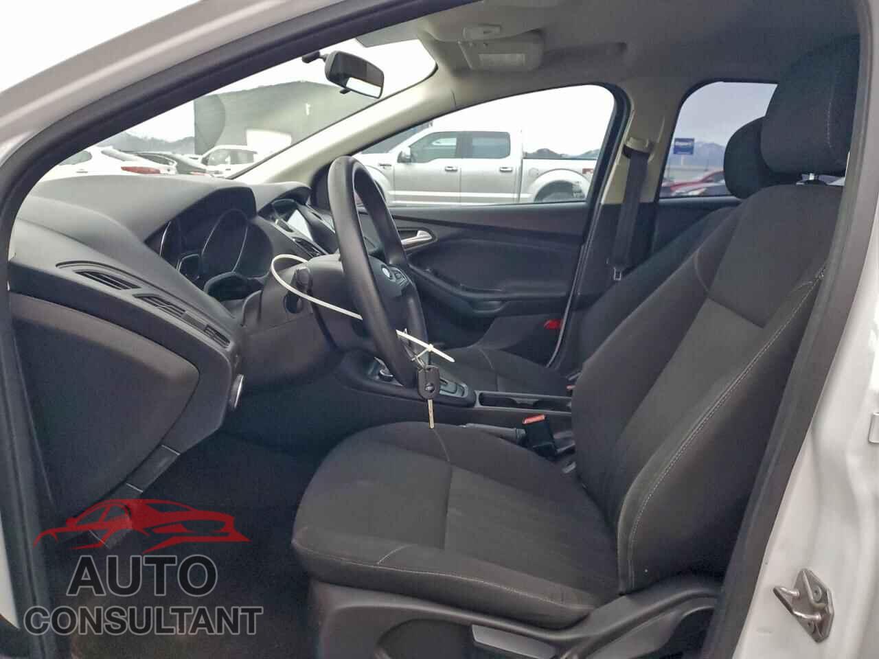 FORD FOCUS 2015 - 1FADP3K29FL324042