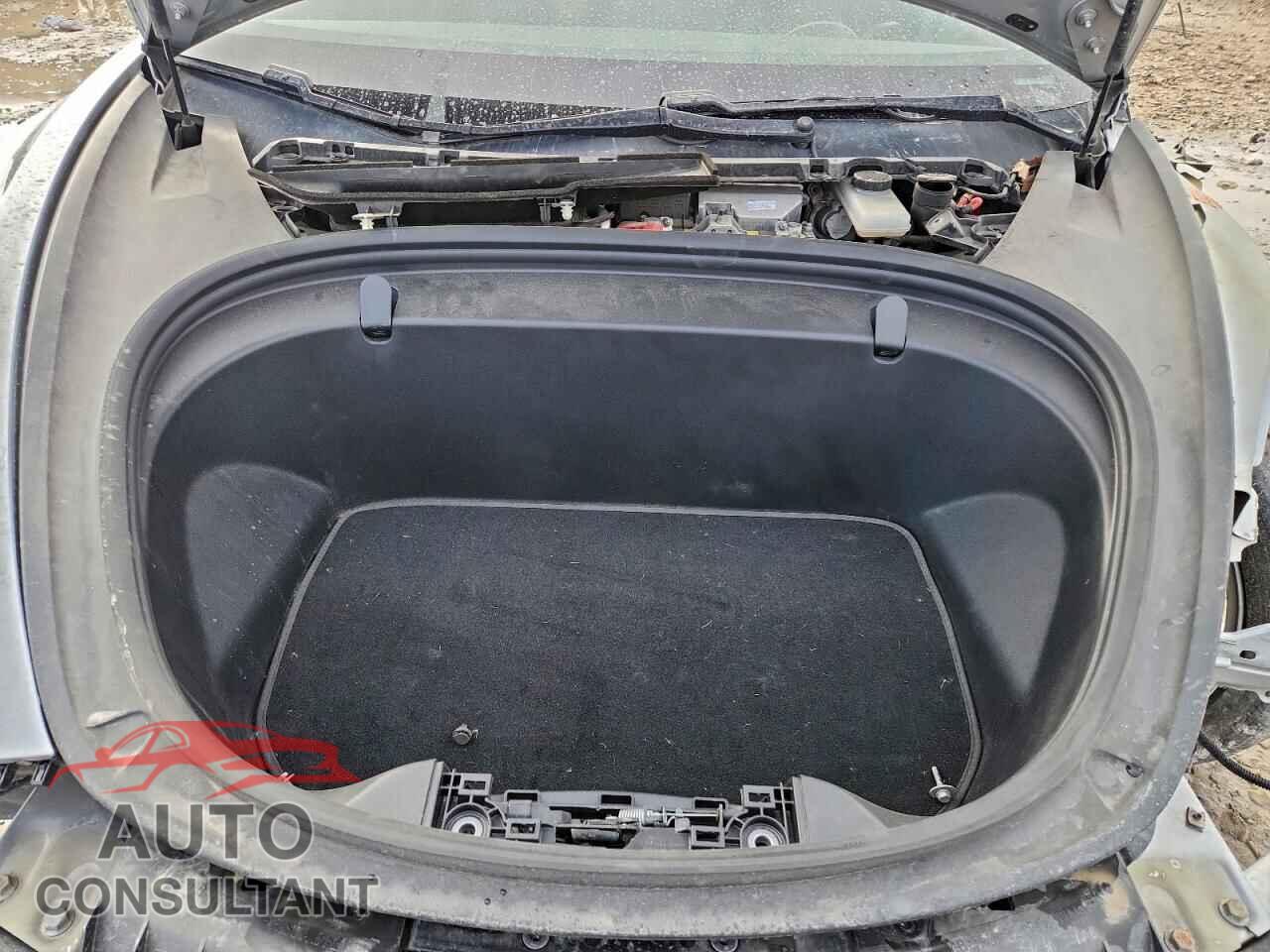 TESLA MODEL 3 2018 - 5YJ3E1EB9JF121367
