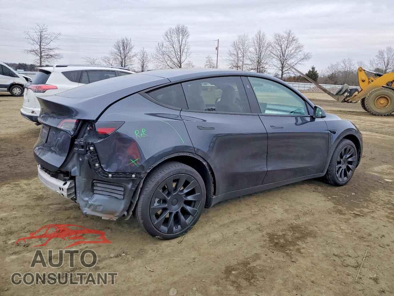 TESLA MODEL Y 2024 - 7SAYGDED5RF075845