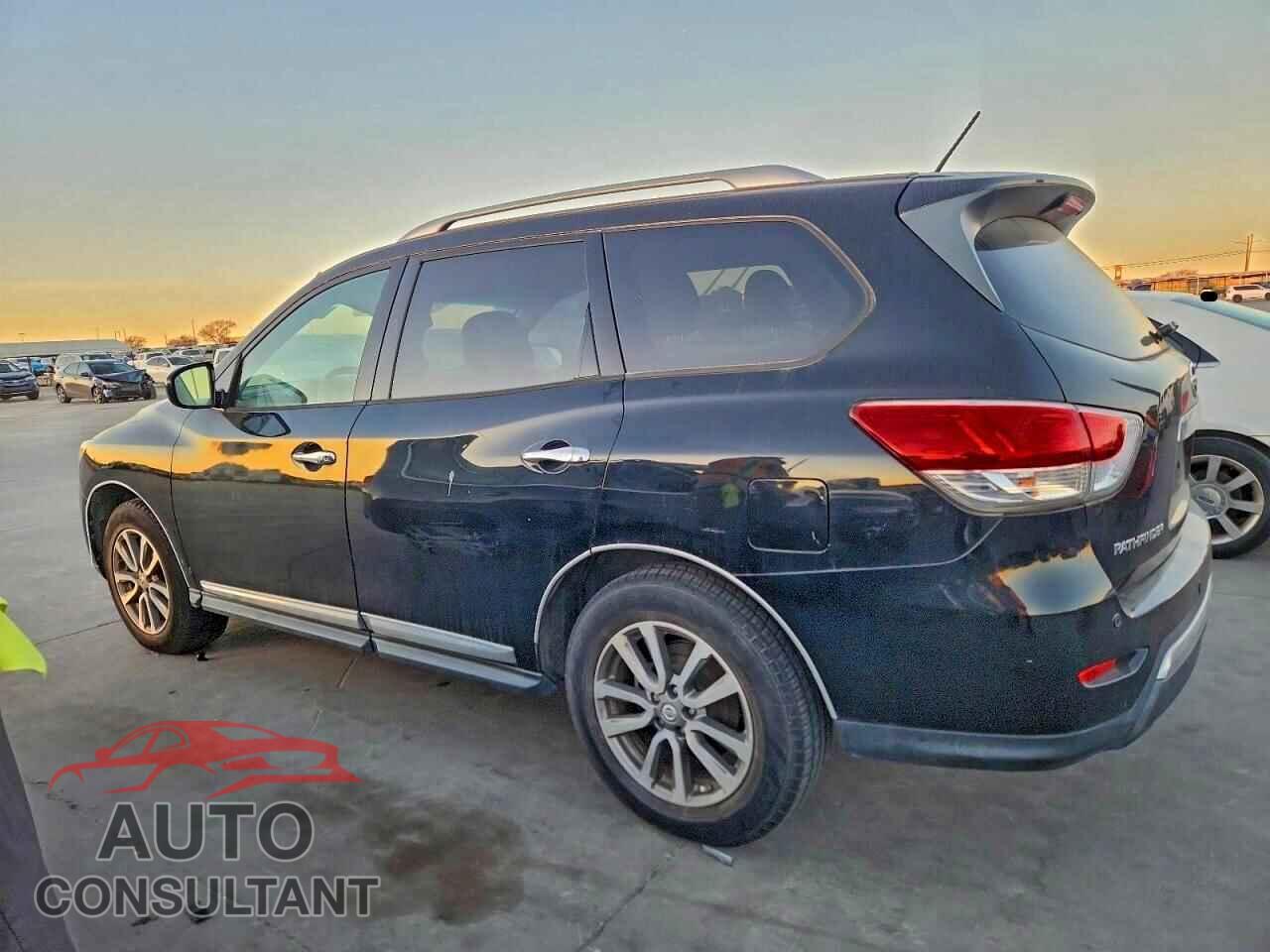 NISSAN PATHFINDER 2014 - 5N1AR2MN7EC668651