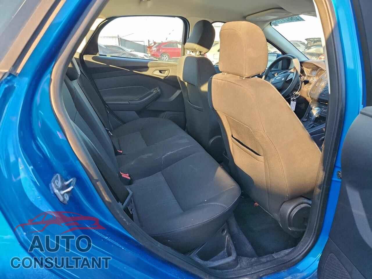 FORD FOCUS 2015 - 1FADP3F23FL239241