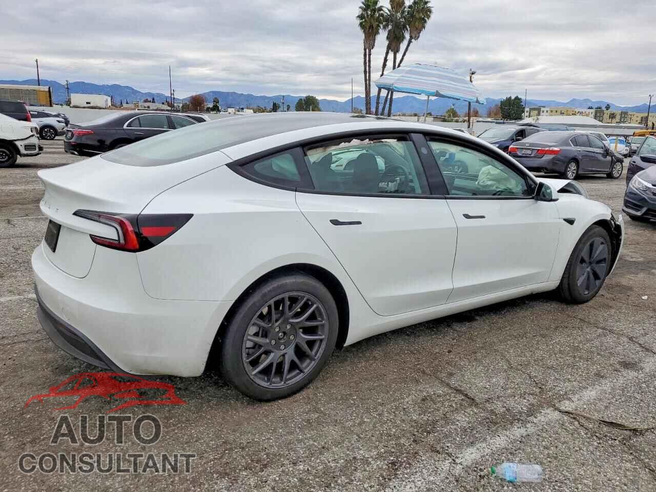 TESLA MODEL 3 2024 - 5YJ3E1EAXRF746637