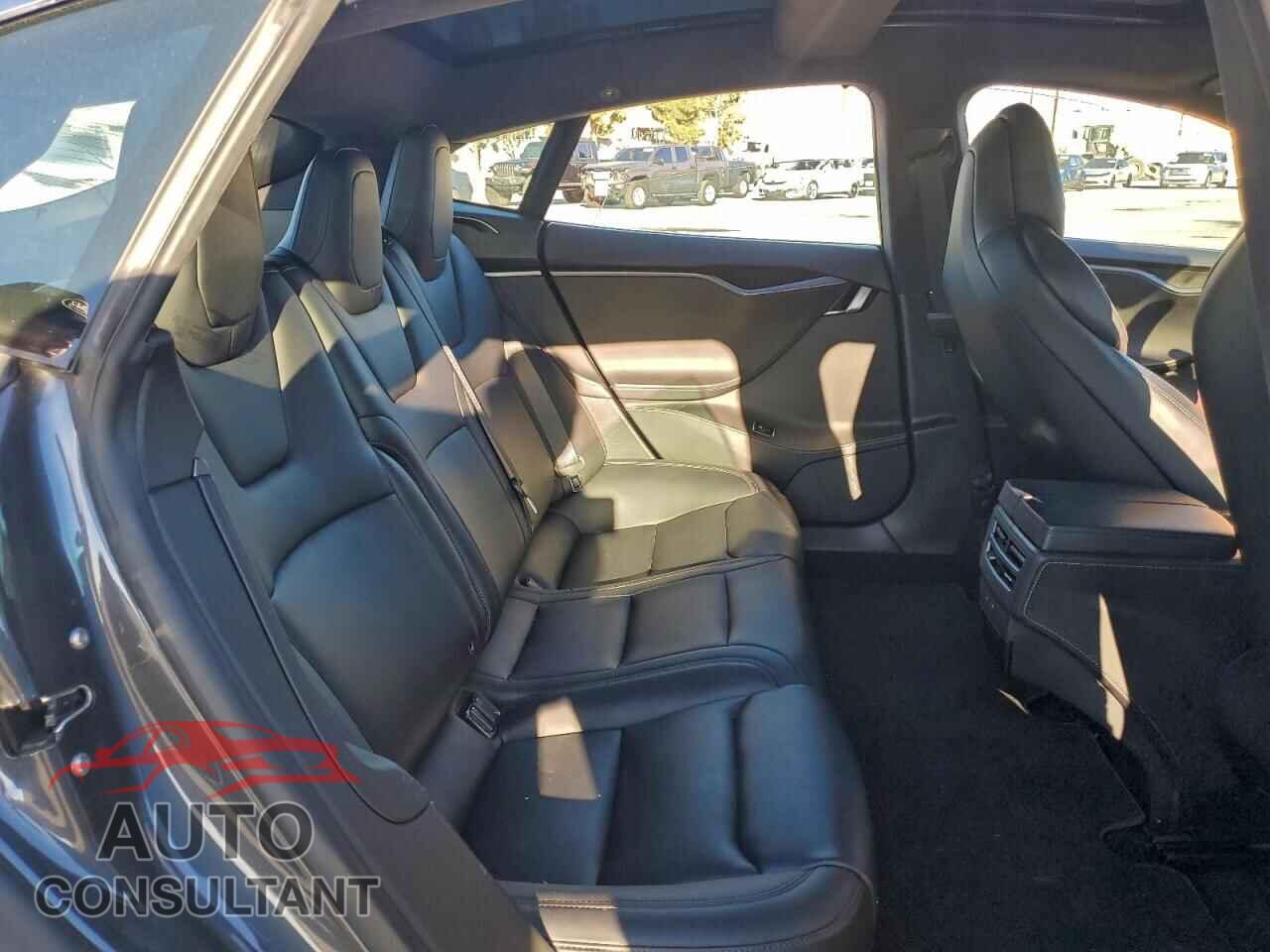 TESLA MODEL S 2018 - 5YJSA1E23JF261860