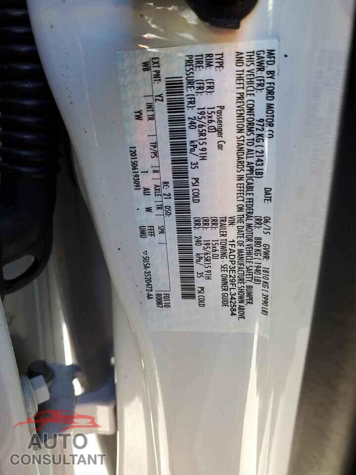 FORD FOCUS 2015 - 1FADP3E29FL342584