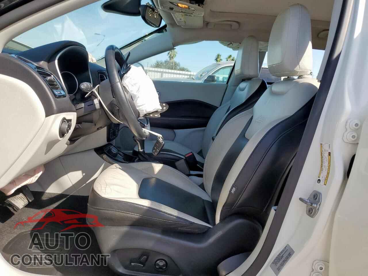 JEEP COMPASS 2017 - 3C4NJDCB0HT666362