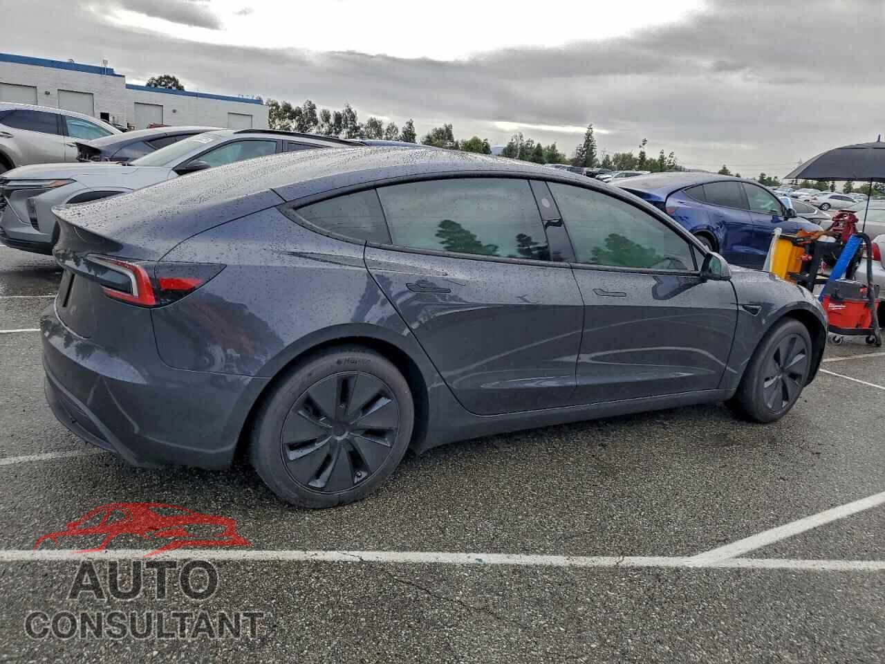 TESLA MODEL 3 2024 - 5YJ3E1EA4RF744995