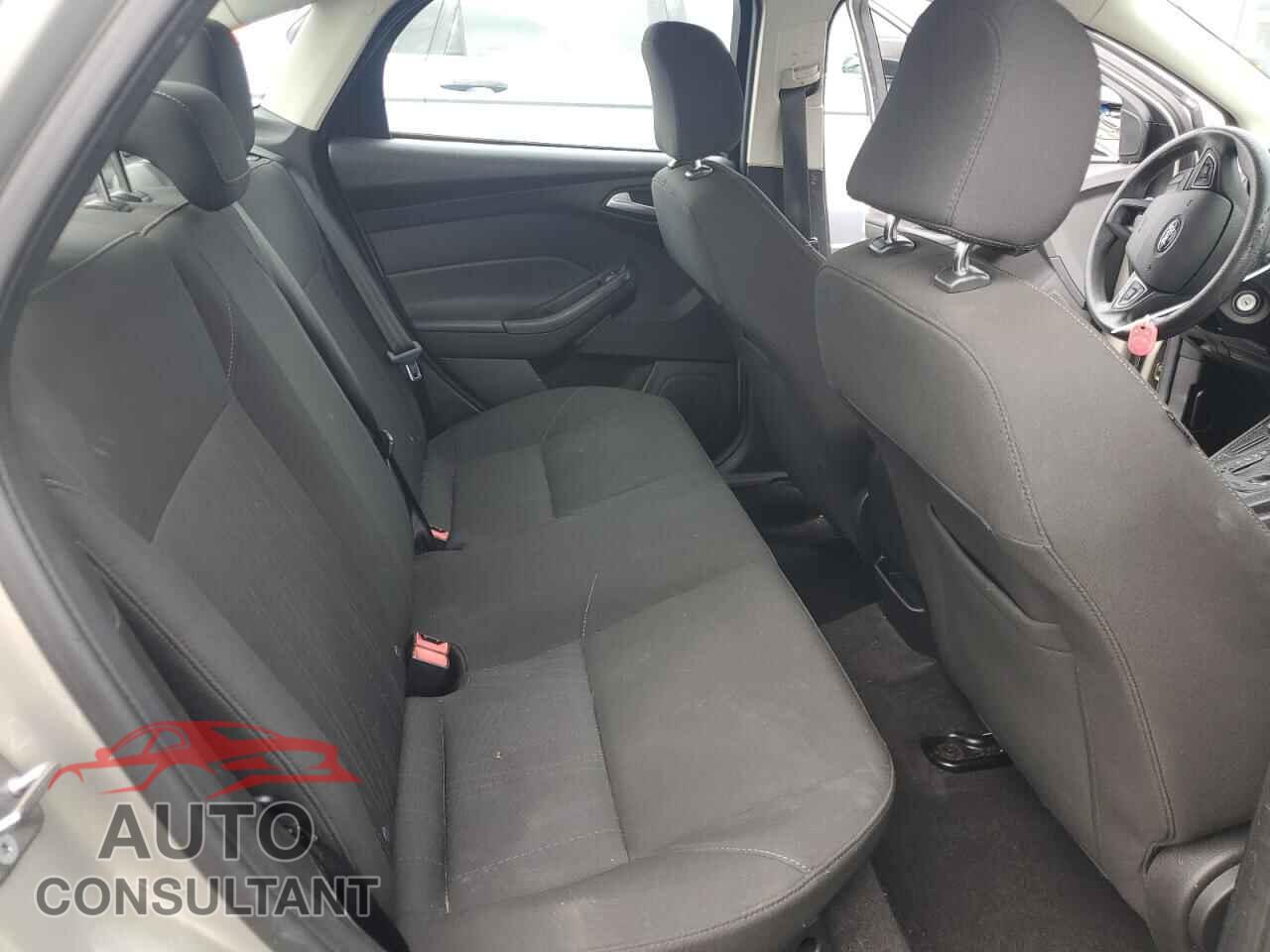 FORD FOCUS 2015 - 1FADP3F25FL275643