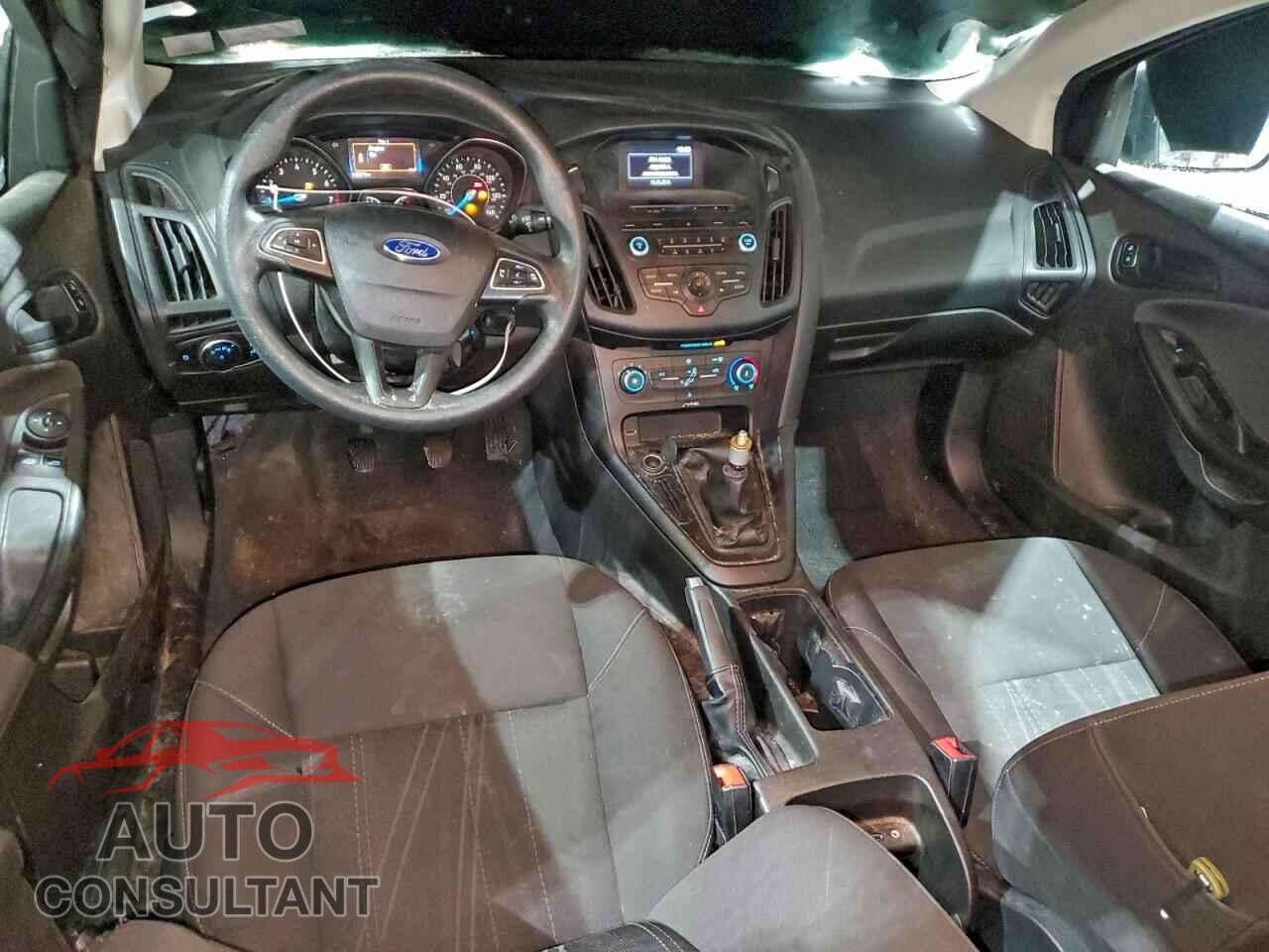 FORD FOCUS 2016 - 1FADP3E28GL229307