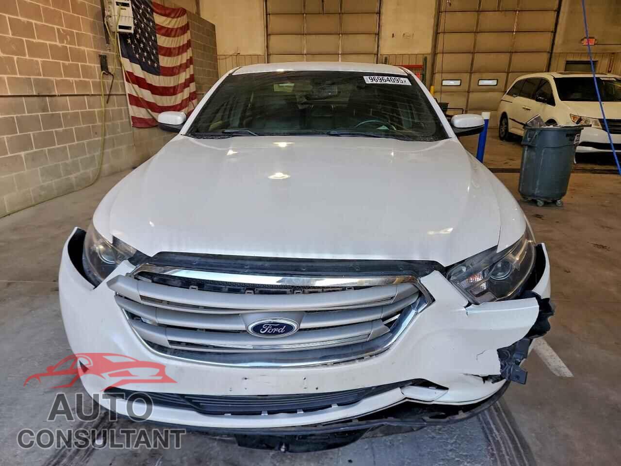 FORD TAURUS 2015 - 1FAHP2E82FG193802