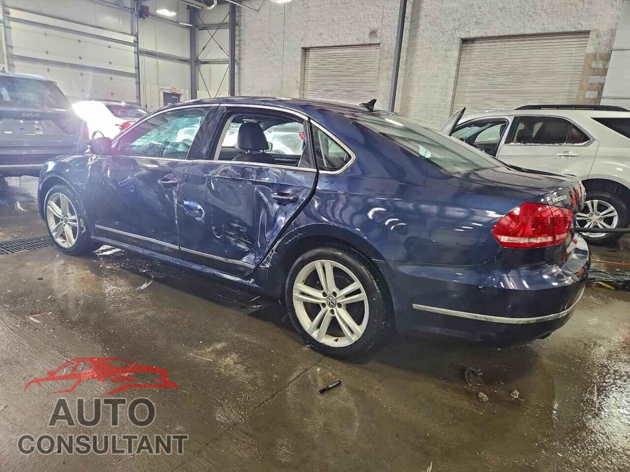 VOLKSWAGEN PASSAT 2013 - 1VWCN7A33DC044642