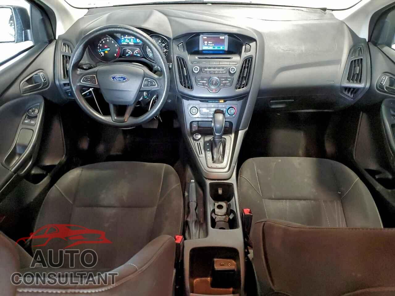 FORD FOCUS 2017 - 1FADP3E27HL327102