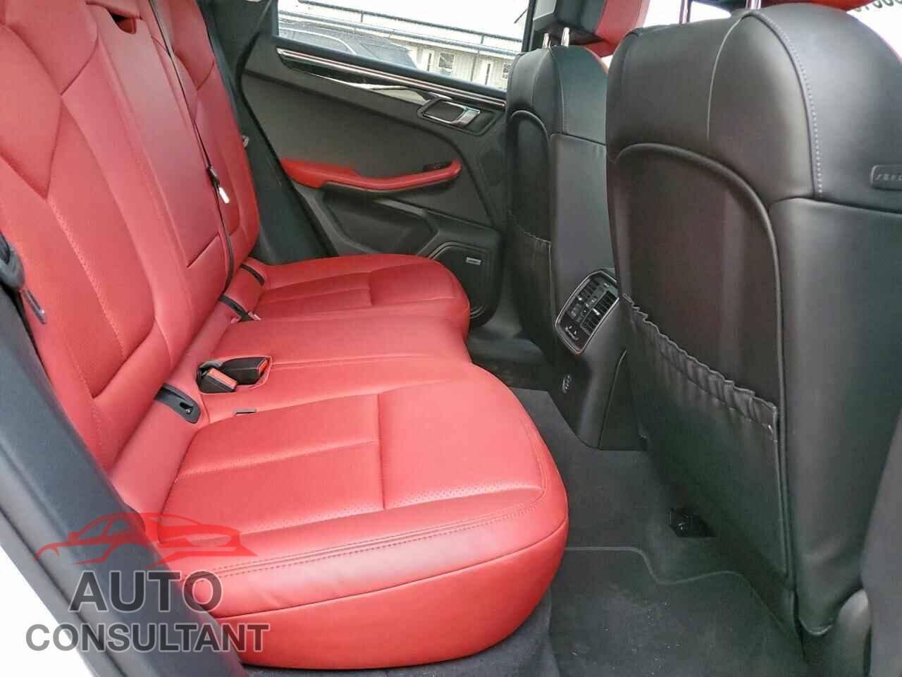 PORSCHE MACAN 2018 - WP1AA2A58JLB12485