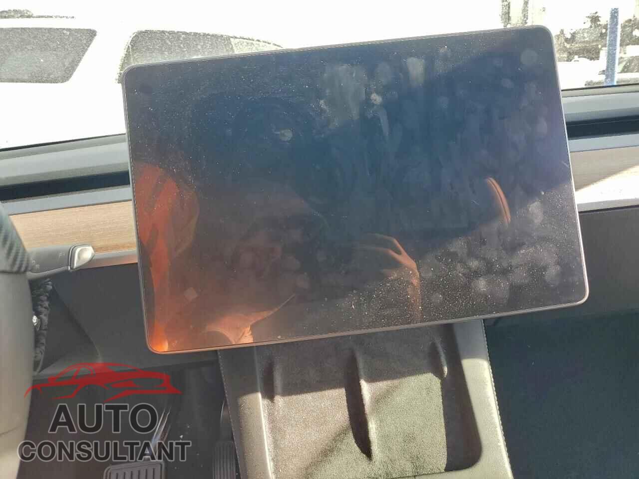 TESLA MODEL Y 2024 - 7SAYGDEE0RF077320