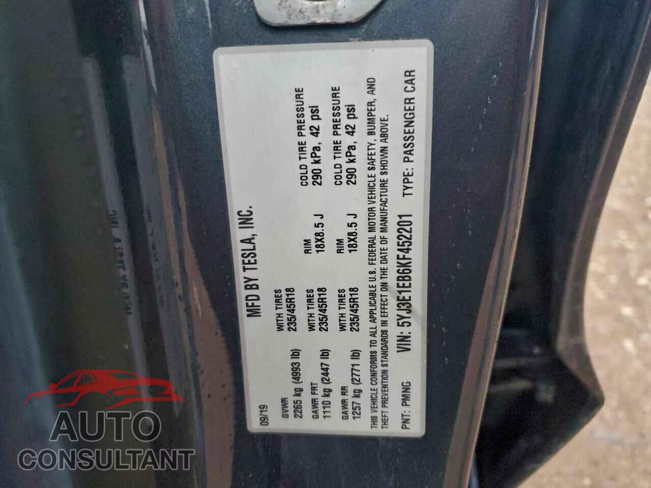 TESLA MODEL 3 2019 - 5YJ3E1EB6KF452201