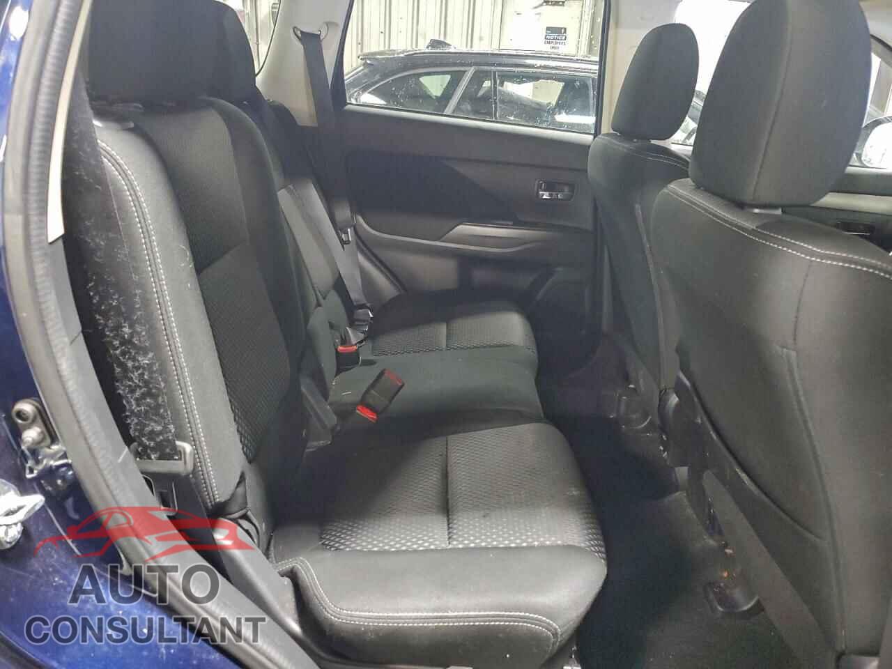MITSUBISHI OUTLANDER 2018 - JA4AD3A3XJZ067585