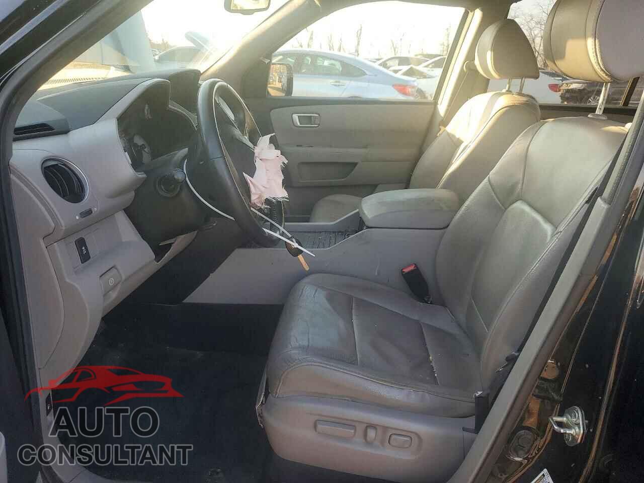 HONDA PILOT 2013 - 5FNYF4H79DB085213
