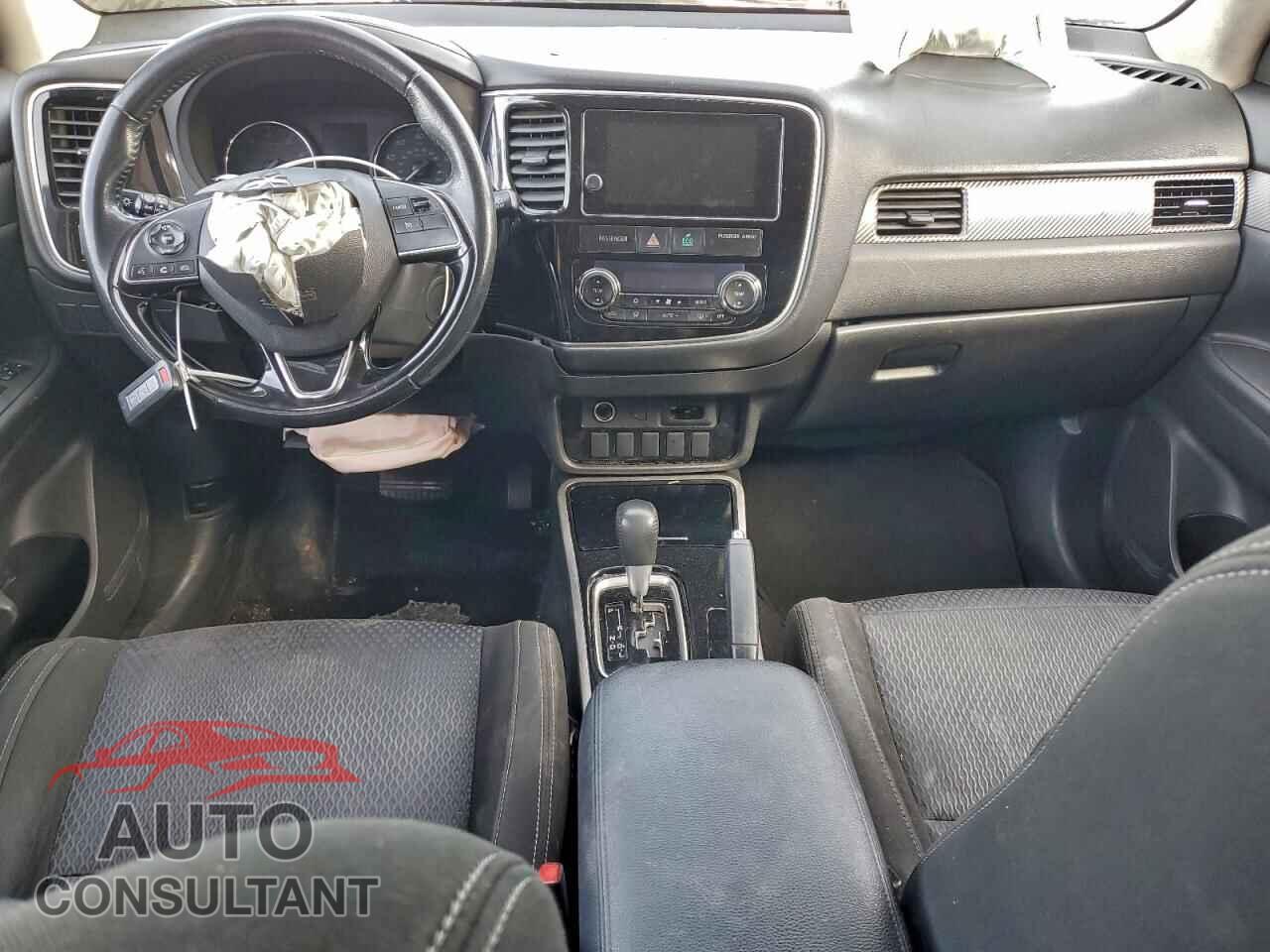 MITSUBISHI OUTLANDER 2017 - JA4AD3A31HZ044139