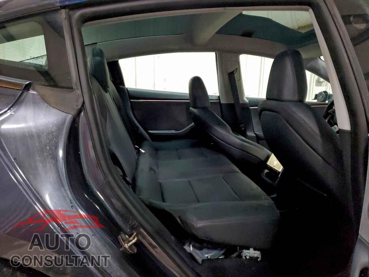 TESLA MODEL 3 2024 - 5YJ3E1EA1RF727247
