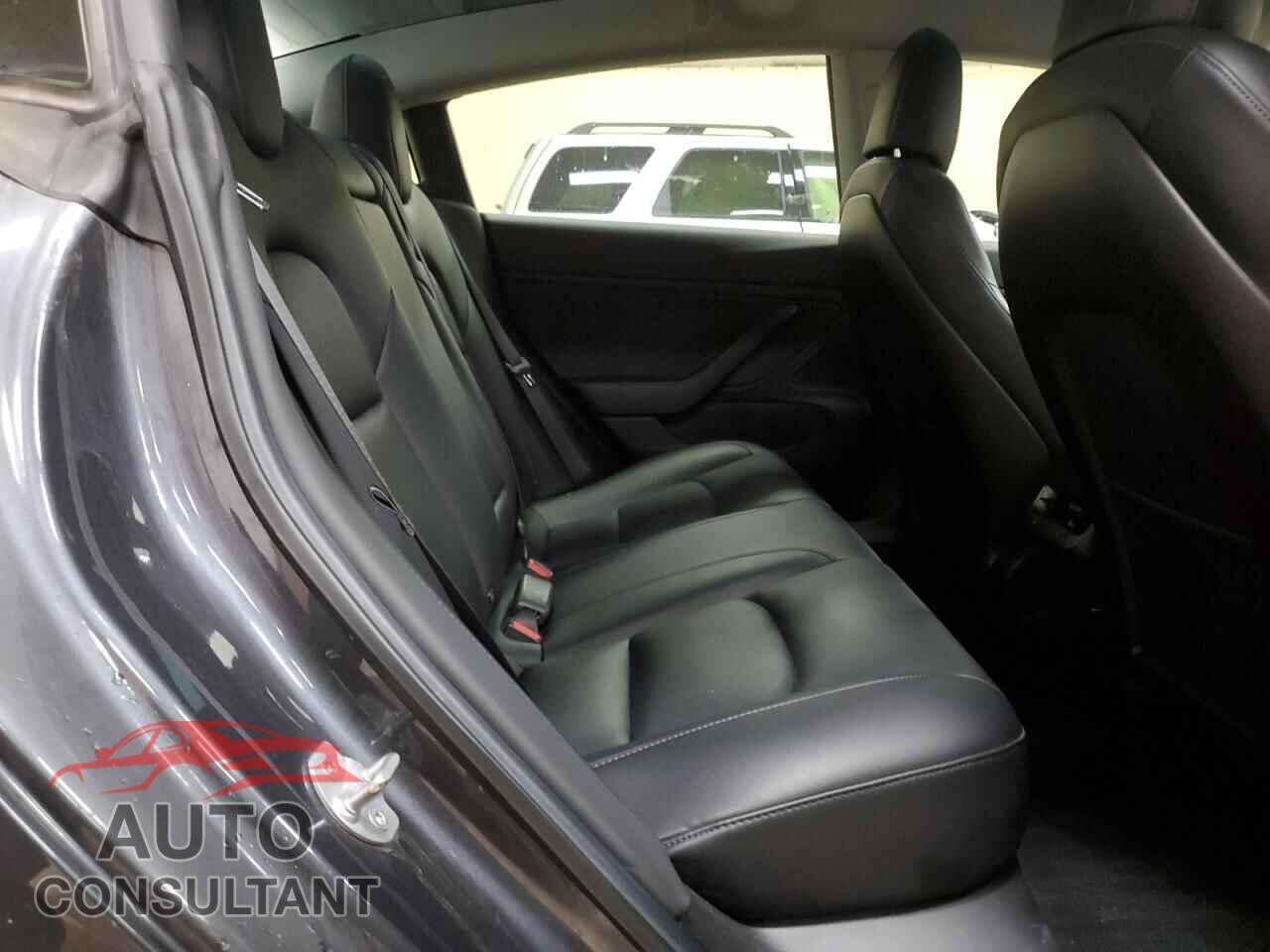 TESLA MODEL 3 2019 - 5YJ3E1EA9KF411147