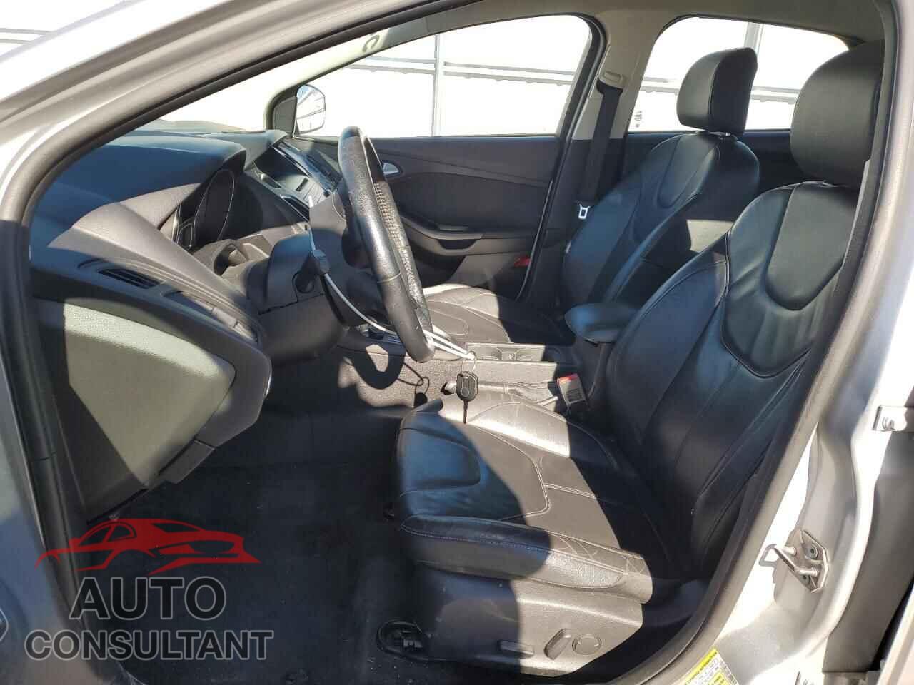 FORD FOCUS 2015 - 1FADP3F27FL239114
