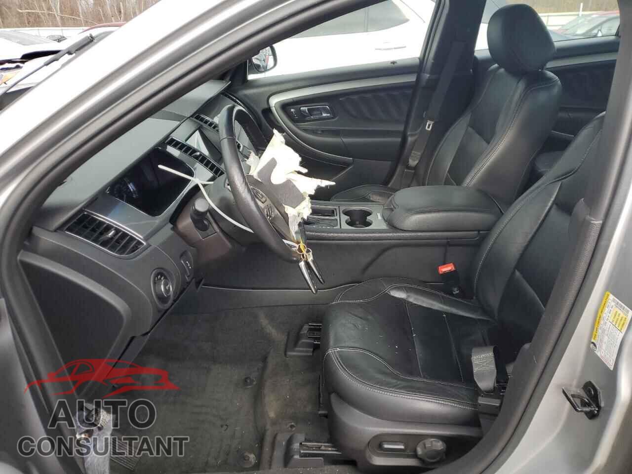 FORD TAURUS 2018 - 1FAHP2E80JG117410