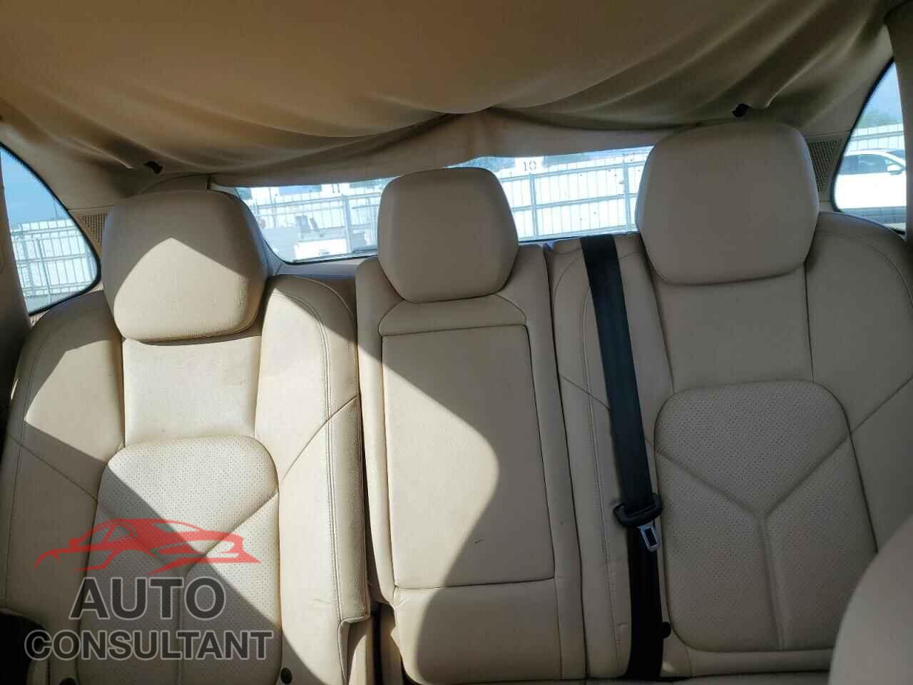 PORSCHE CAYENNE 2011 - WP1AB2A22BLA43457