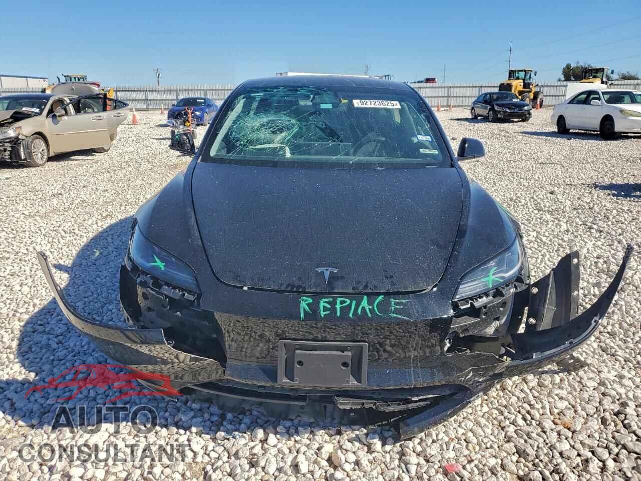 TESLA MODEL 3 2024 - 5YJ3E1EB3RF819677