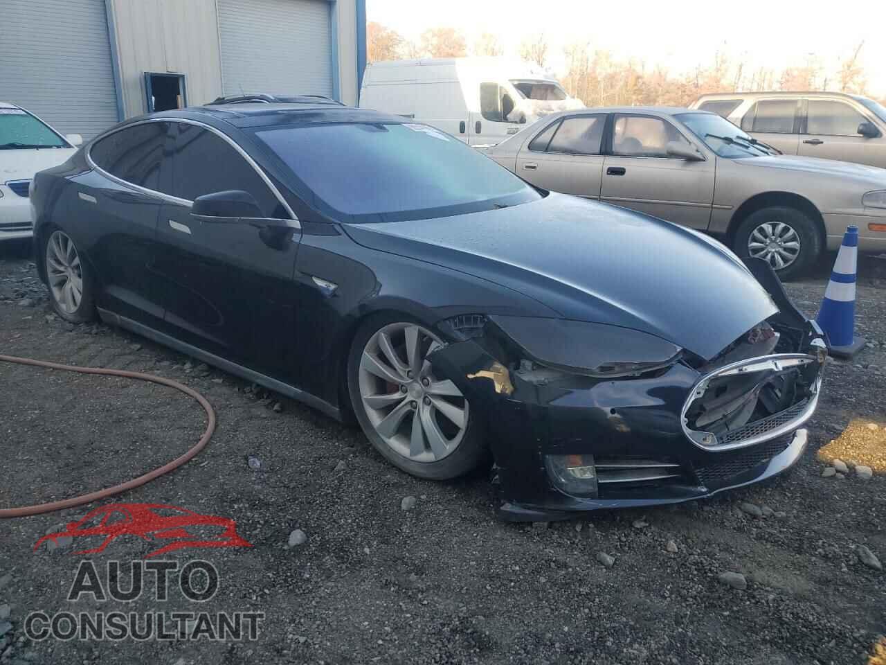 TESLA MODEL S 2013 - 5YJSA1DN1DFP18908