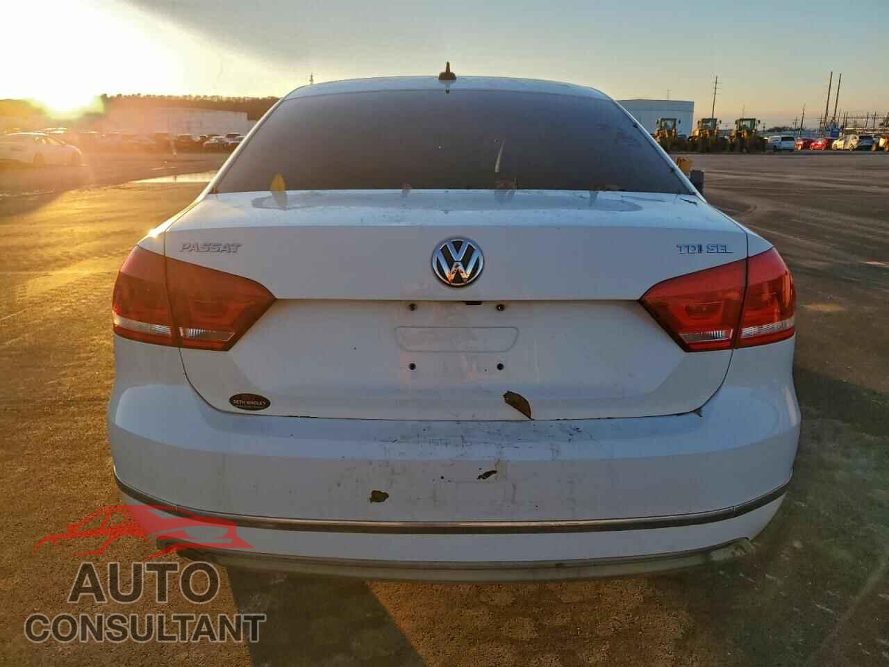 VOLKSWAGEN PASSAT 2014 - 1VWCN7A36EC071237