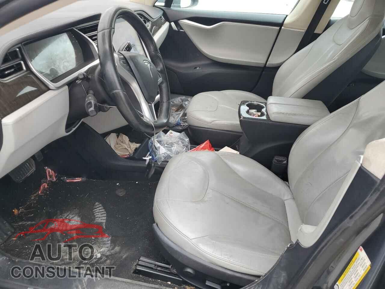 TESLA MODEL S 2013 - 5YJSA1CN8DFP12217
