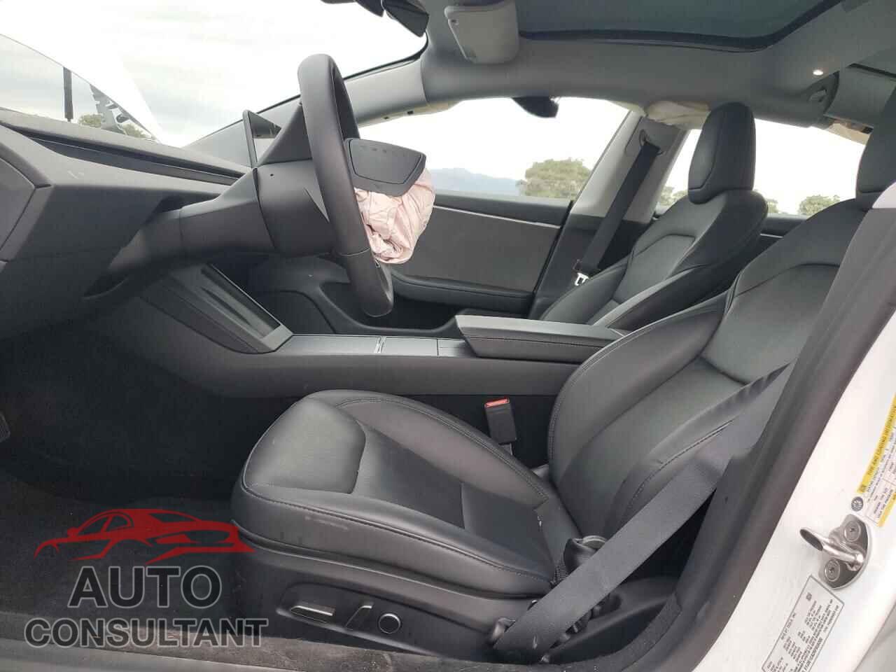 TESLA MODEL 3 2024 - 5YJ3E1EA2RF858395