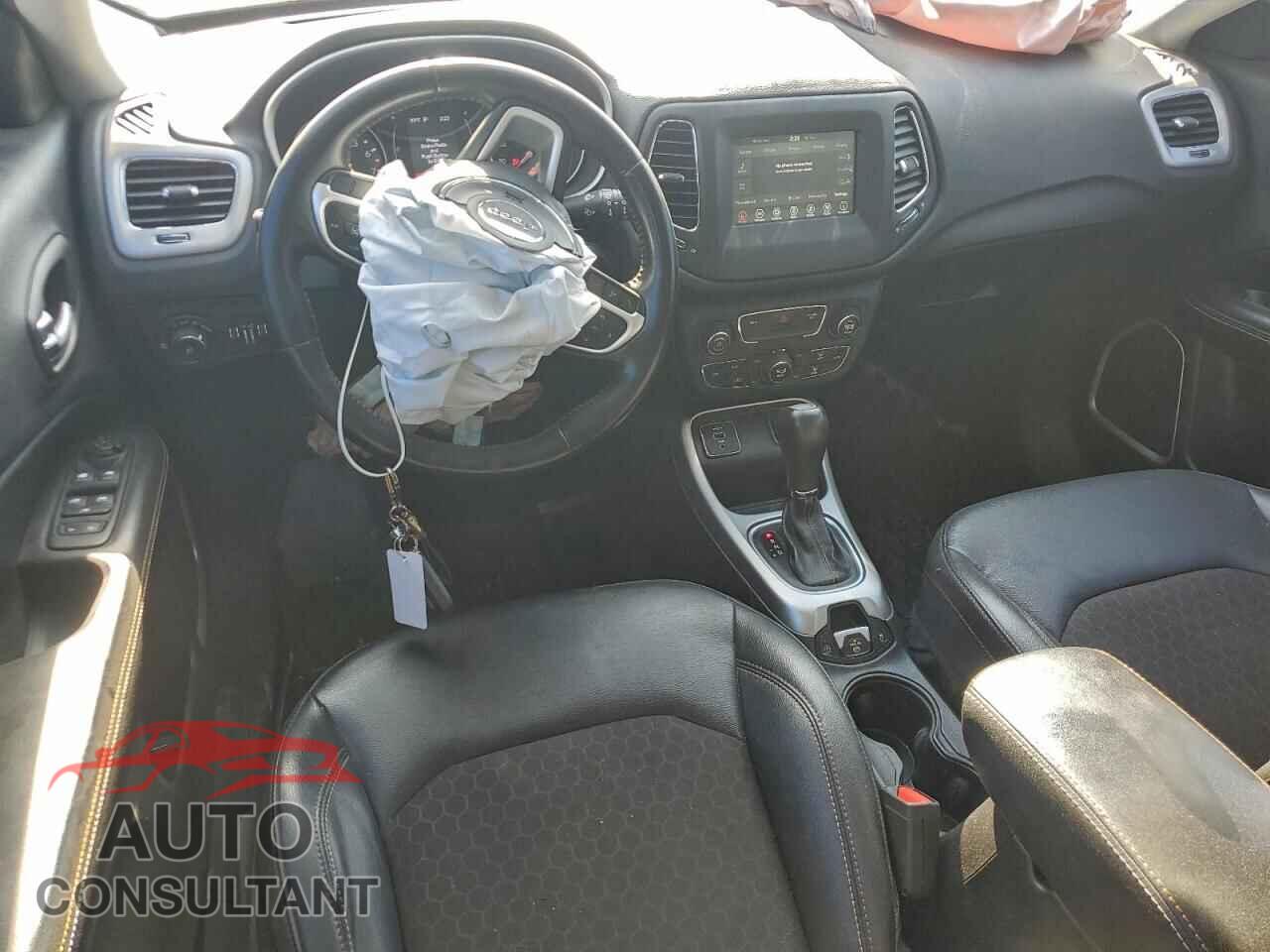 JEEP COMPASS 2020 - 3C4NJCBB4LT143057