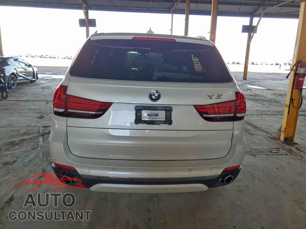 BMW X5 2014 - 5UXKR2C51E0C01111