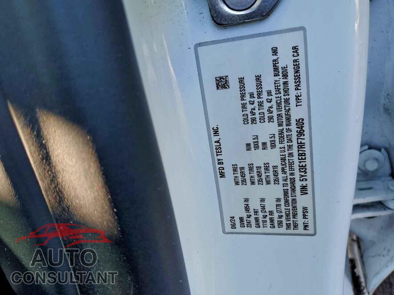 TESLA MODEL 3 2024 - 5YJ3E1EB7RF796405
