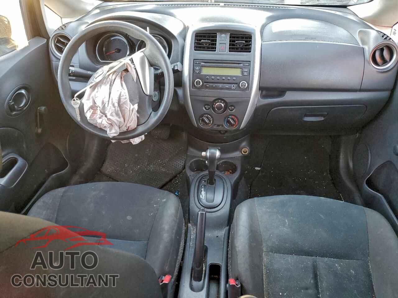 NISSAN VERSA 2017 - 3N1CE2CP3HL381041