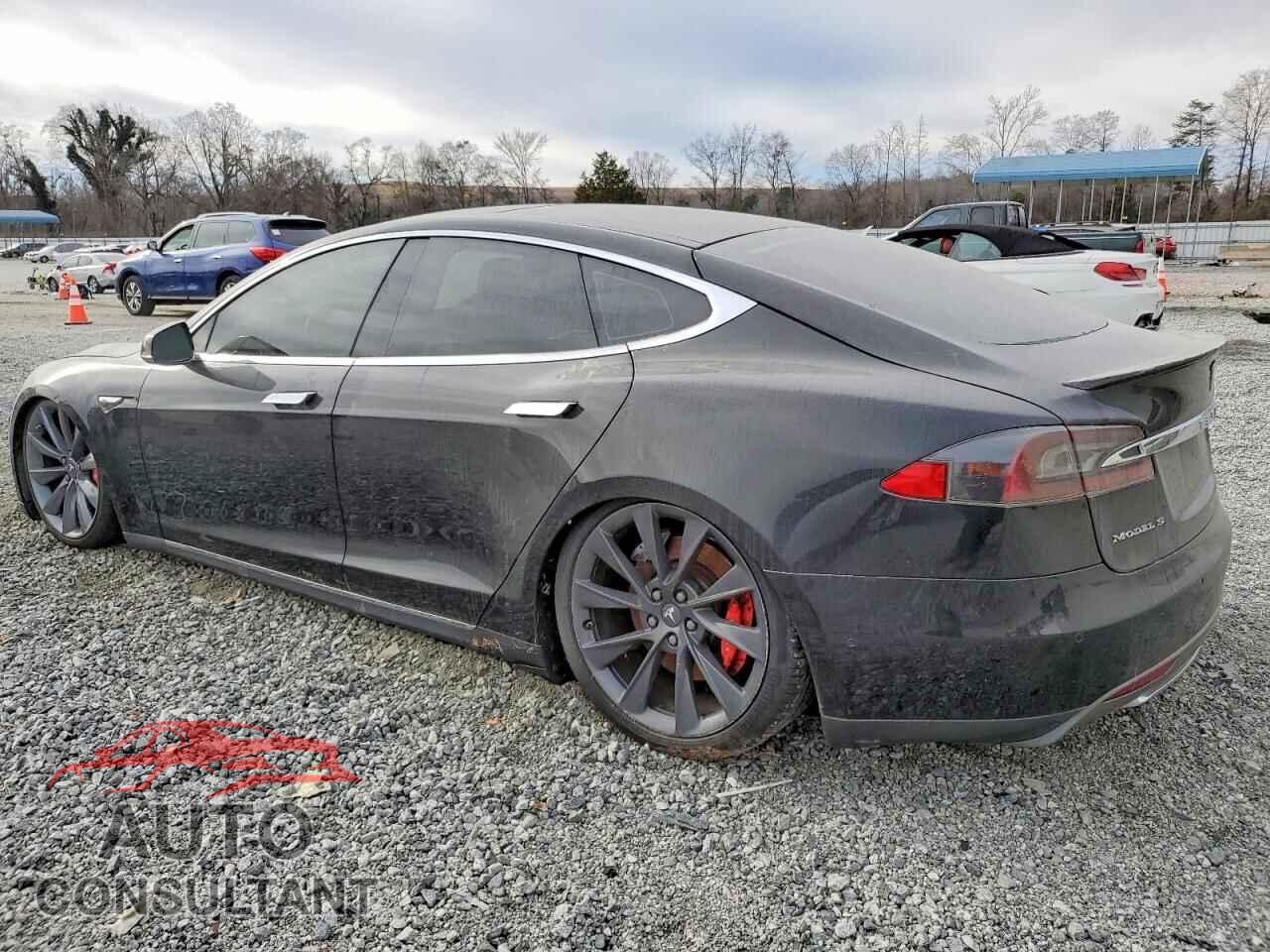 TESLA MODEL S 2015 - 5YJSA1E44FF116979