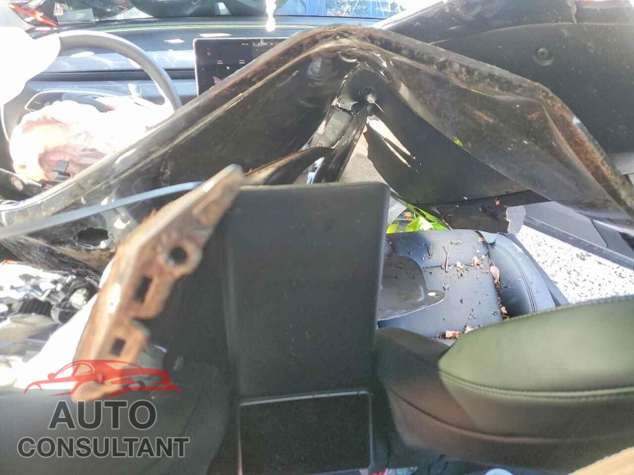 TESLA MODEL 3 2025 - 5YJ3E1EA4SF073740