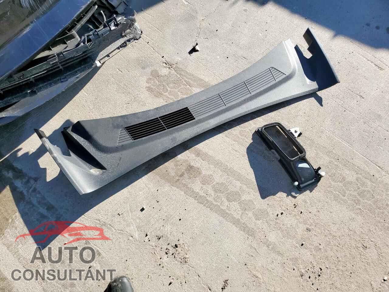 TESLA MODEL 3 2025 - 5YJ3E1EA2SF030806
